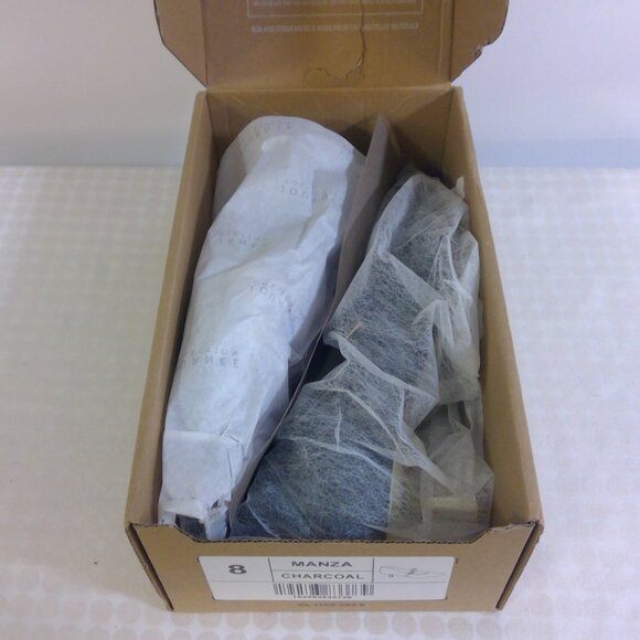 NEW Journee Collection Women's Manza Pointed Toe Kitten Heel Size 8 Charcoal - Picture 8 of 8